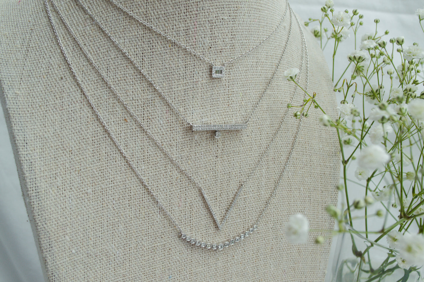 Collar Barra con Bolita Movible