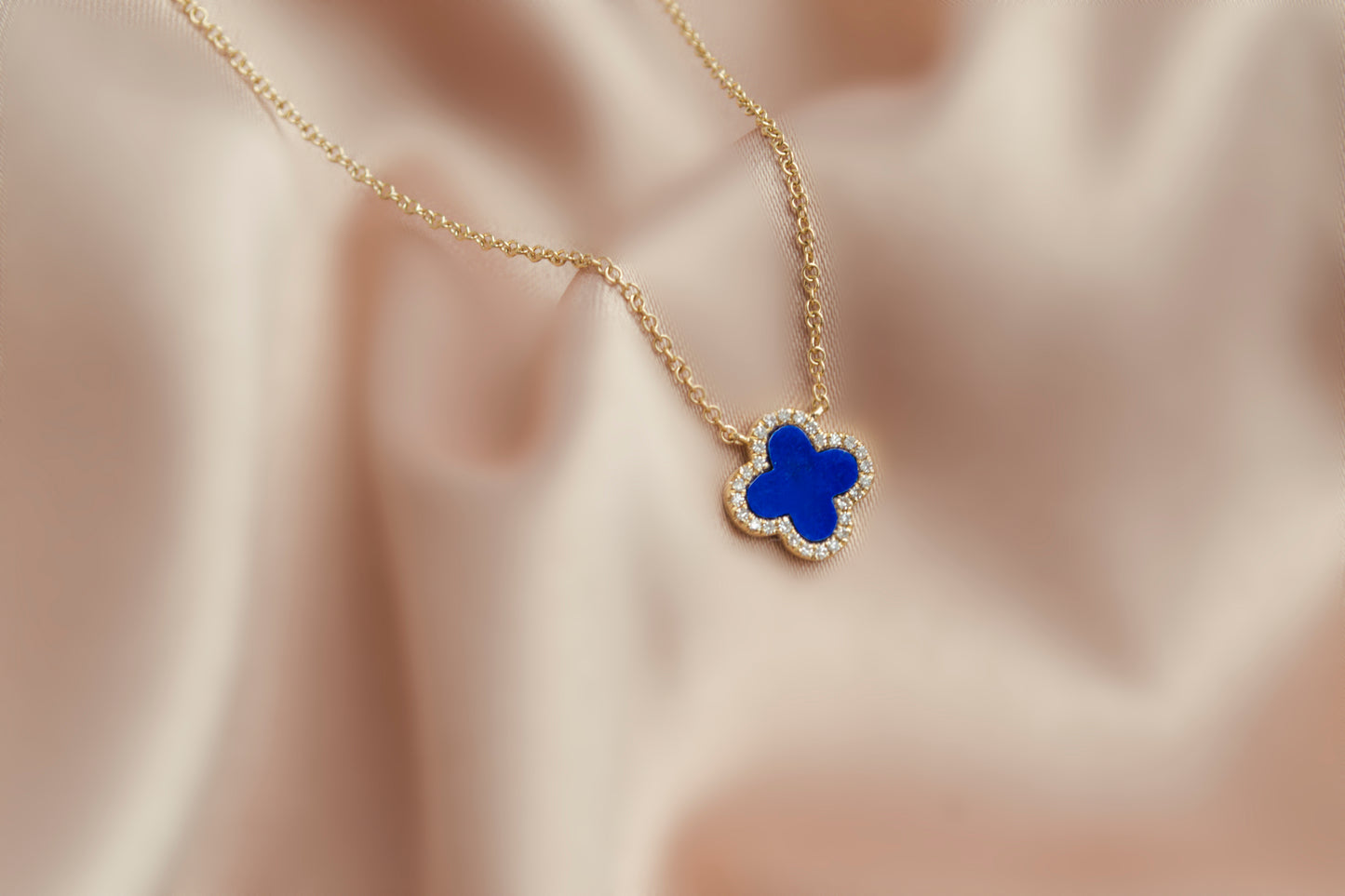 Collar Trebol Lapizlazuli y Diamantes